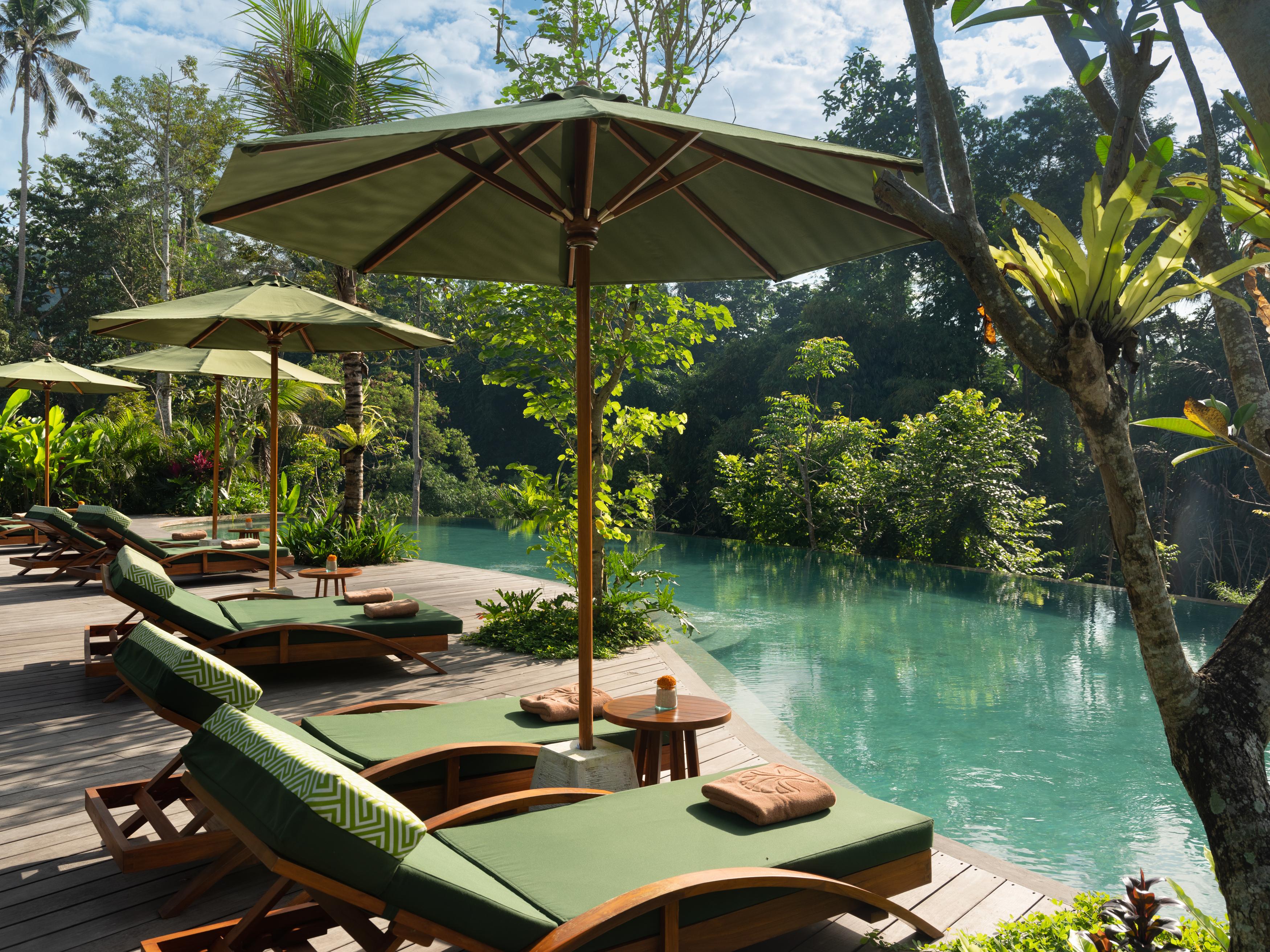 מלון אובוד Adiwana Suweta מראה חיצוני תמונה The resort's swimming pool